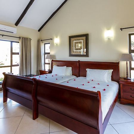 Zulu Nyala Game Lodge Глуглуве Екстер'єр фото